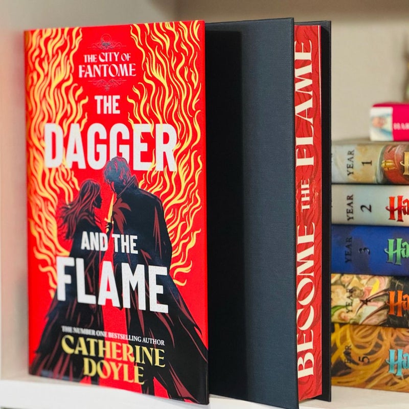 The Dagger and the Flame (Waterstones)