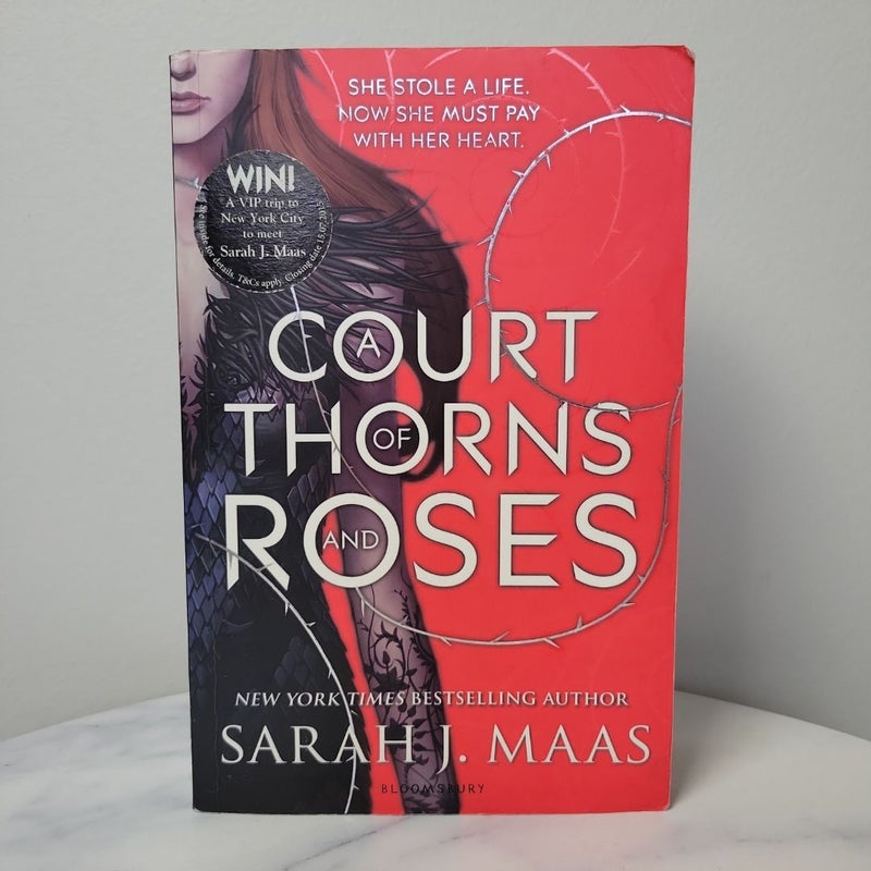 A Court of Thorns and Roses | 1st / 1st UK Paperback OOP