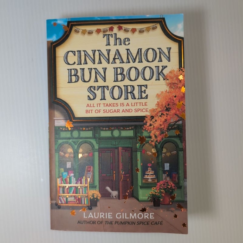 The Cinnamon Bun Book Store (Dream Harbor, Book 2)