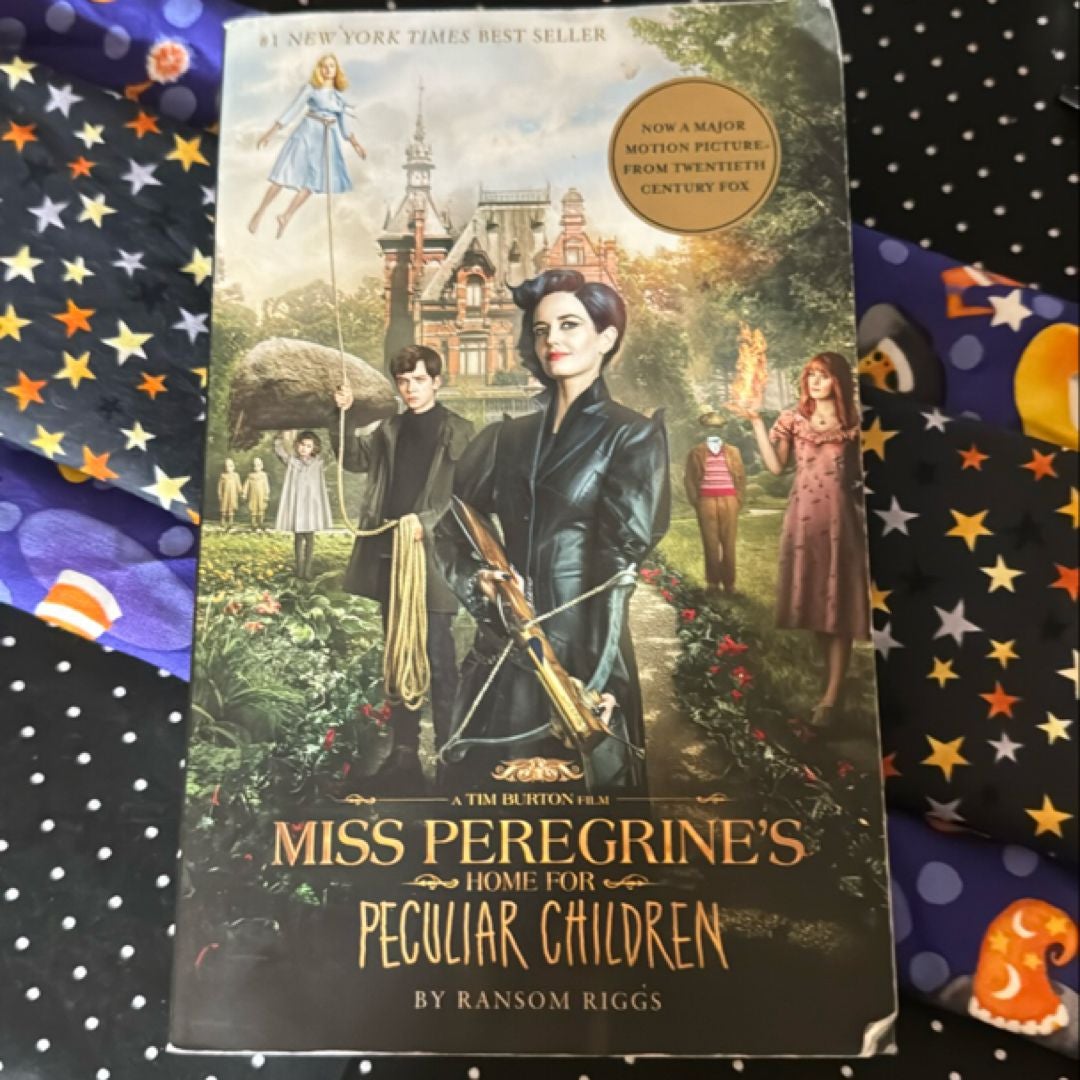 Miss Peregrine's Home for Peculiar Children (Movie Tie-In Edition)