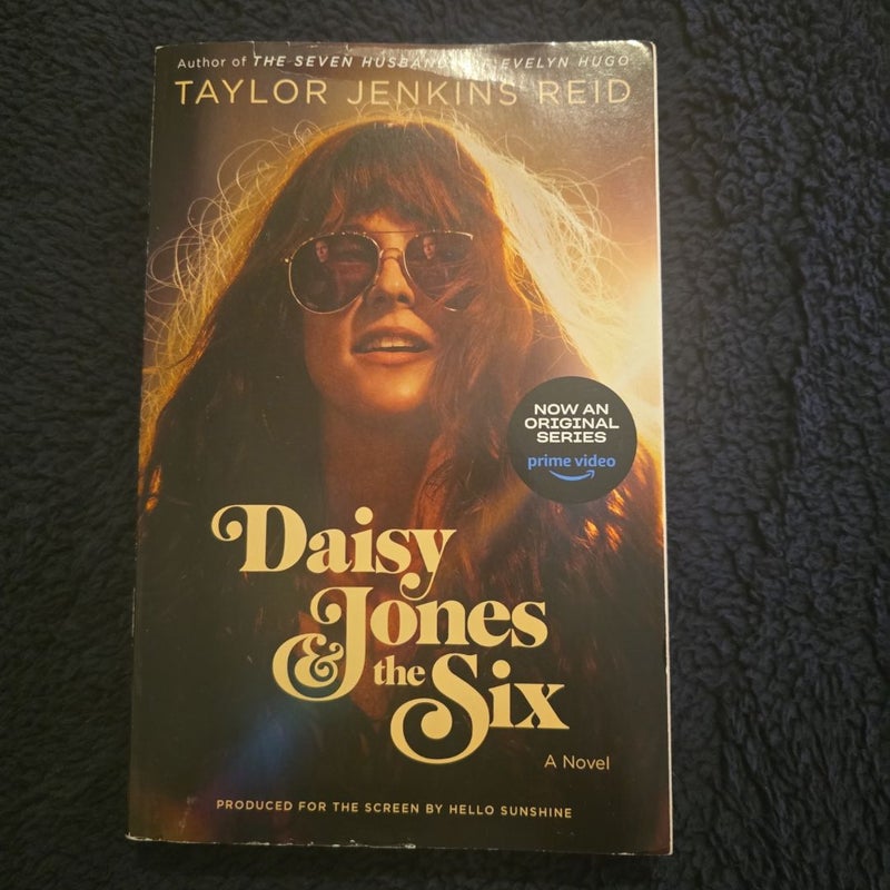 Daisy Jones and the Six (TV Tie-In Edition)