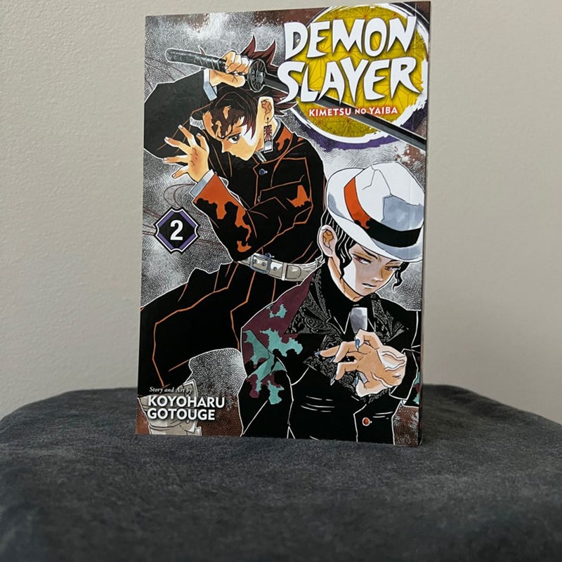 Demon Slayer: Kimetsu no Yaiba Vol. 1-5