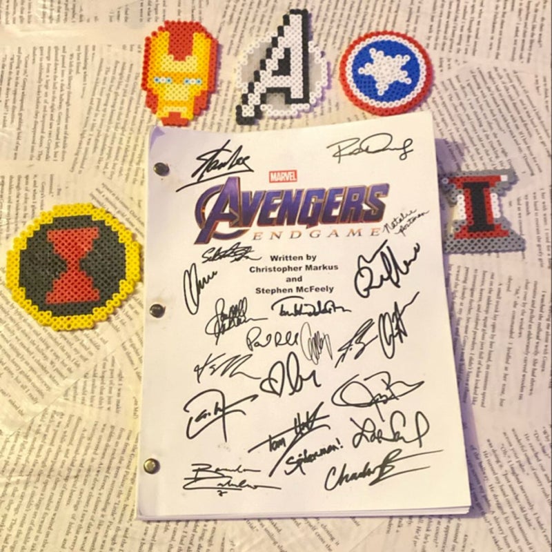 Avengers Endgame Script + marvel figurines 