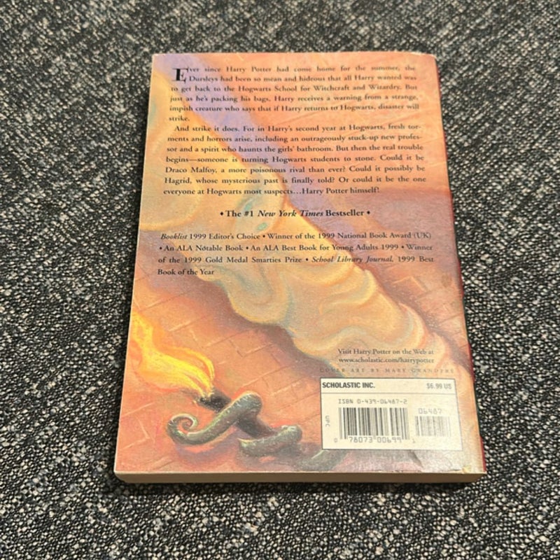 Harry Potter and the Chamber of Secrets (Harry Potter, Book 2)