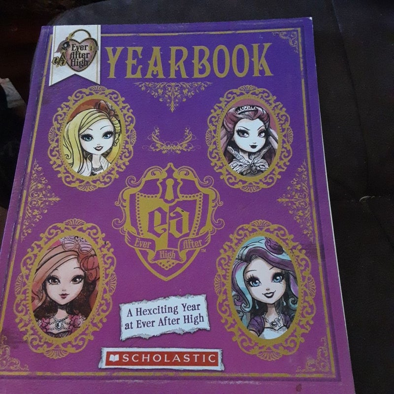 Ever after High: Yearbook