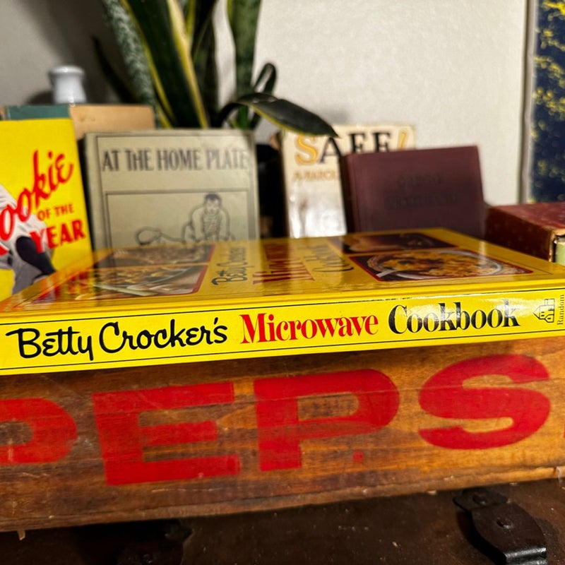 Betty Crocker's Microwave Cookbook by Betty Crocker Editors (1981, Hardcover