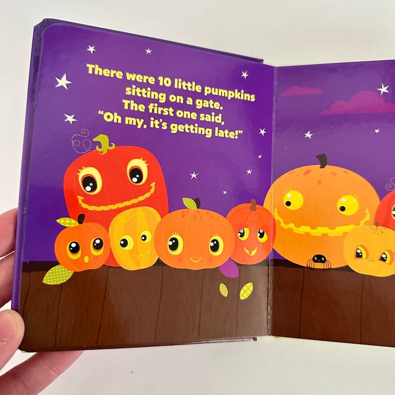 10 Little Pumpkins (Board Book)