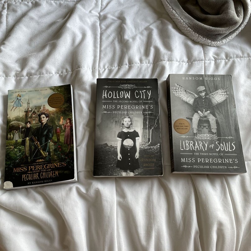 Miss Peregrine's Home for Peculiar Children (Movie Tie-In Edition)