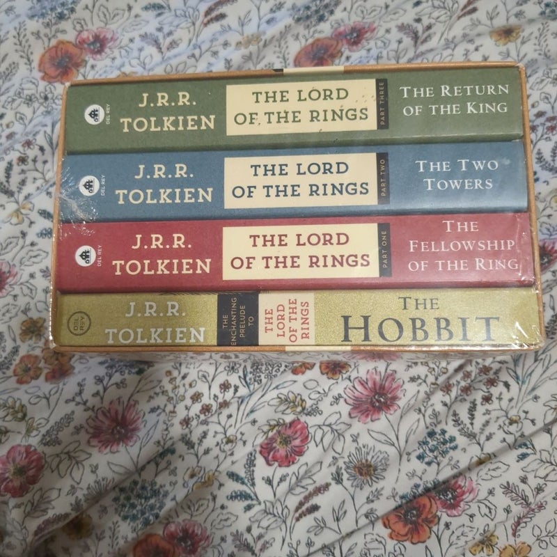 J. R. R. Tolkien 4-Book Boxed Set: the Hobbit and the Lord of the Rings