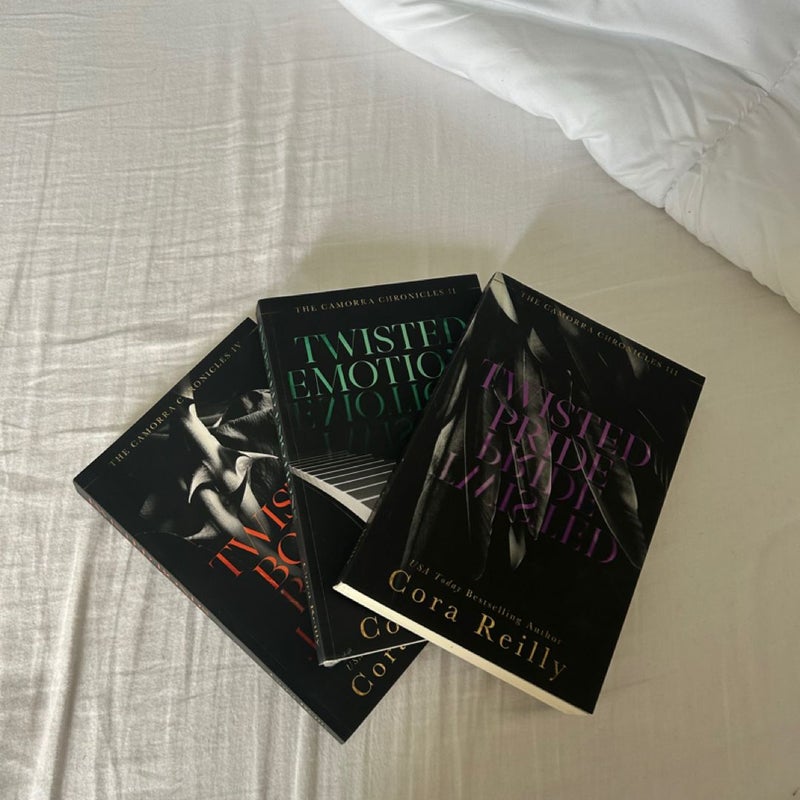 Cora Reilly Mafia Romance Bundle – 6-Book Set (Born in Blood Mafia Chronicles & The Camorra Chronicles)  