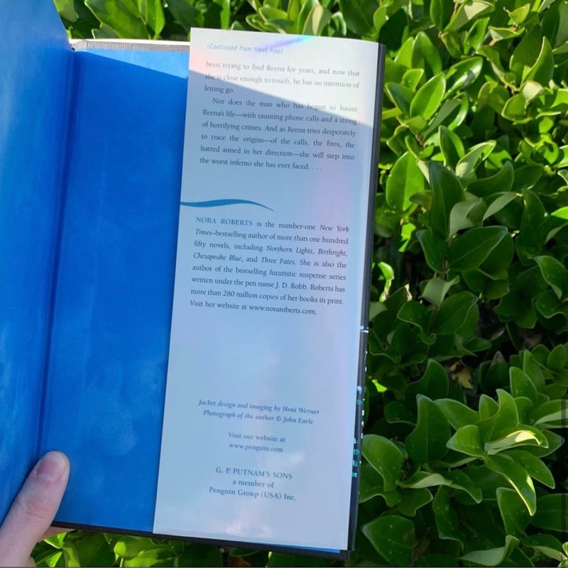 Nora Roberts Hardback Book Blue Smoke