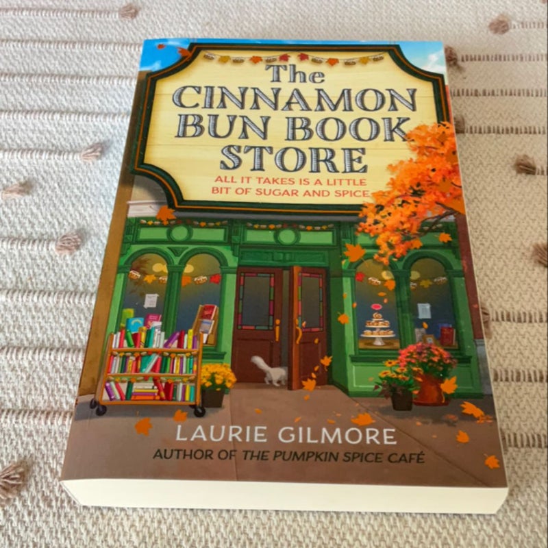 The Cinnamon Bun Book Store (Dream Harbor, Book 2)