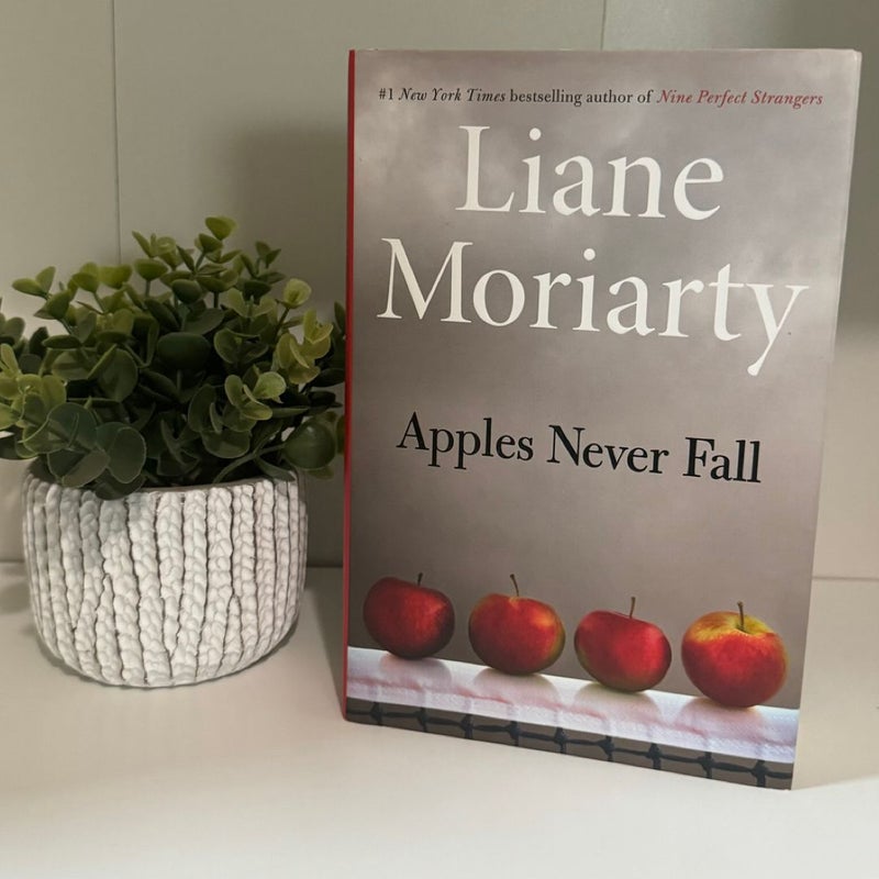 Apples Never Fall