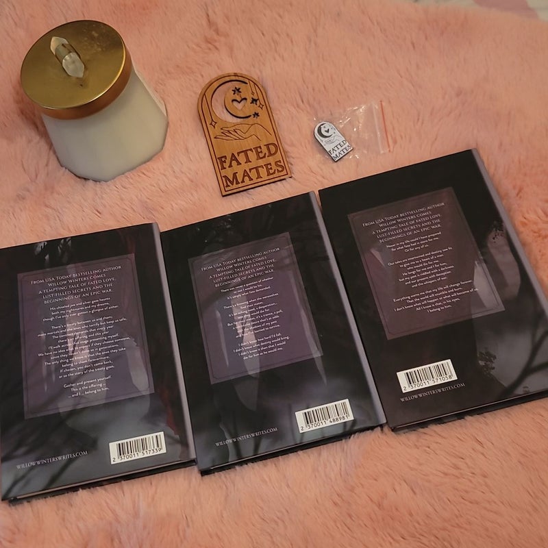 Fated Mates Box Set Willow Winters *Signed* with page overlays & merch