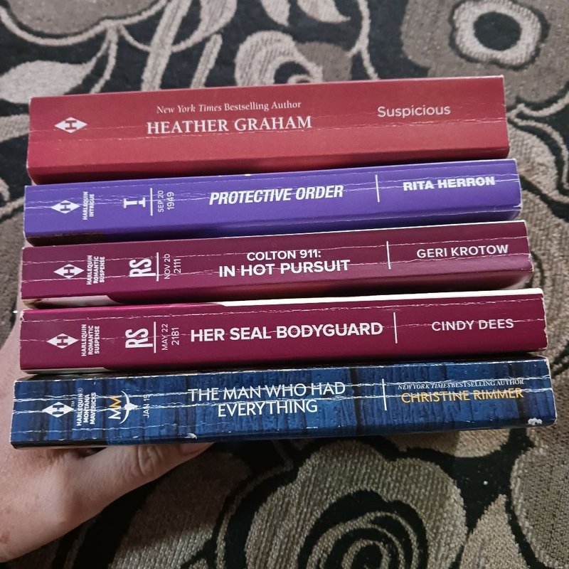 5 Harlequin Books