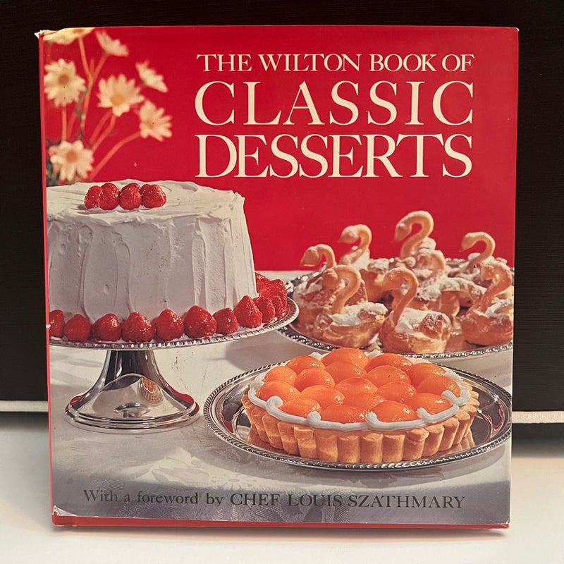 The Wilton Book of Wedding Cakes