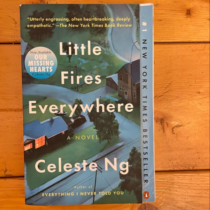 Little Fires Everywhere (paperback)