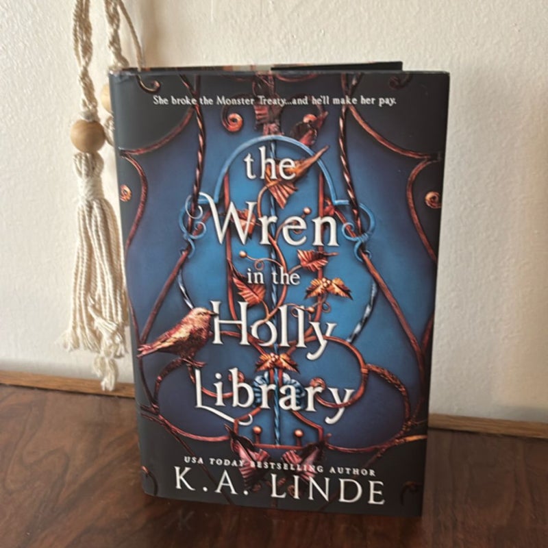 The Wren in the Holly Library (Deluxe Limited Edition)