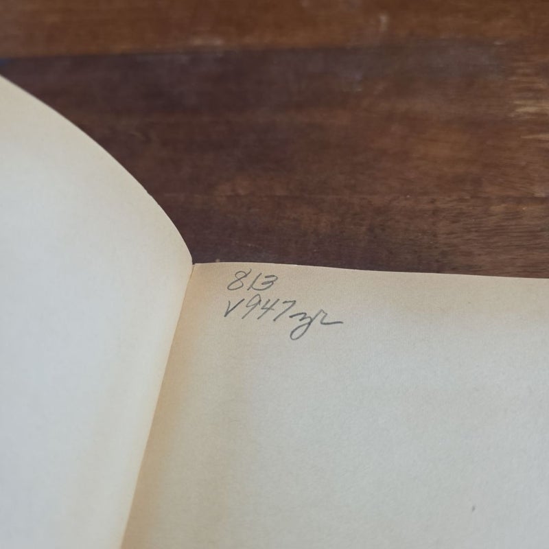 FIRST EDITION, VINTAGE 1972 Writers For The 70's-Kurt Vonnegut, Jr. [by Peter J. Reed] *ex-library*