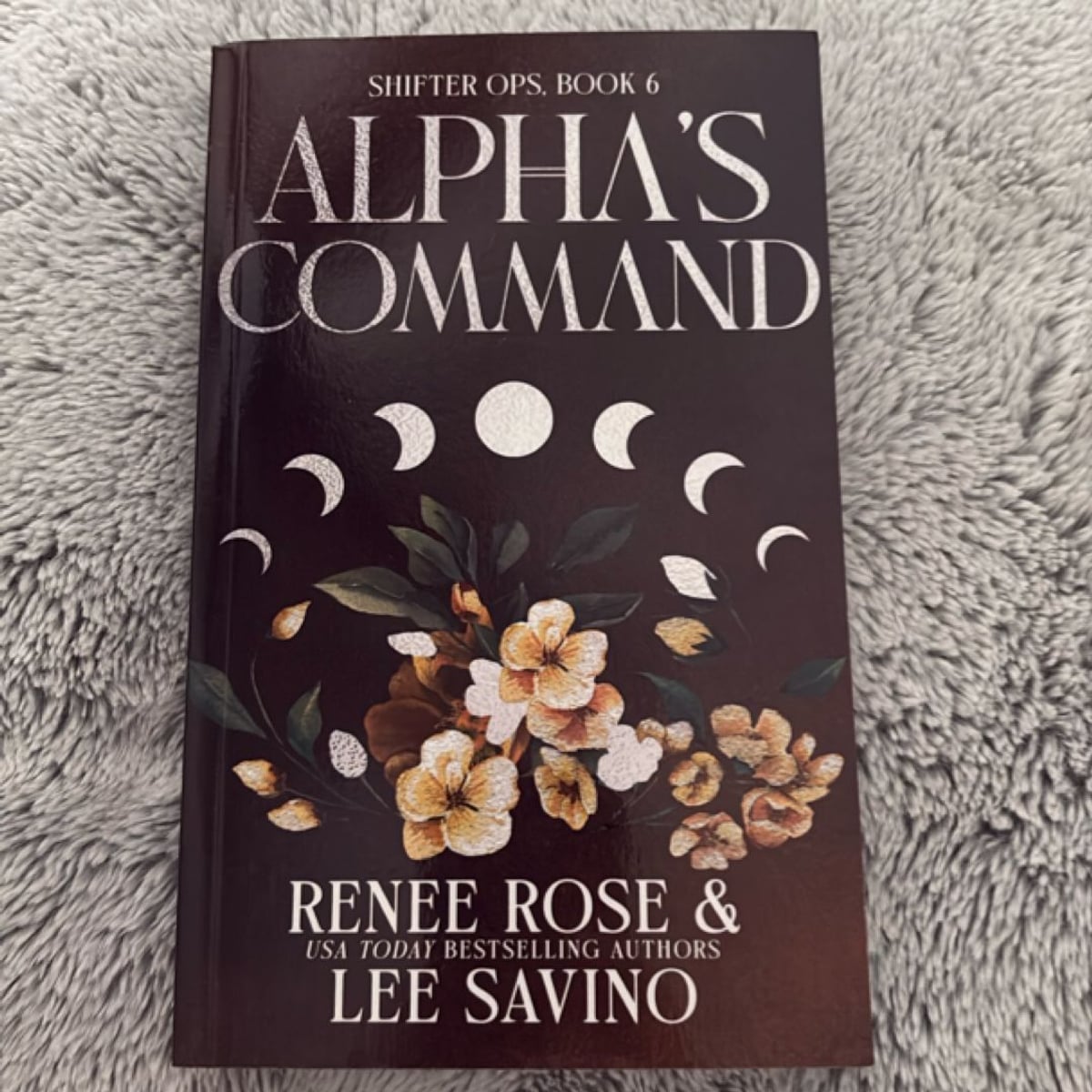 Alpha's Command by Renee Rose, Lee Savino