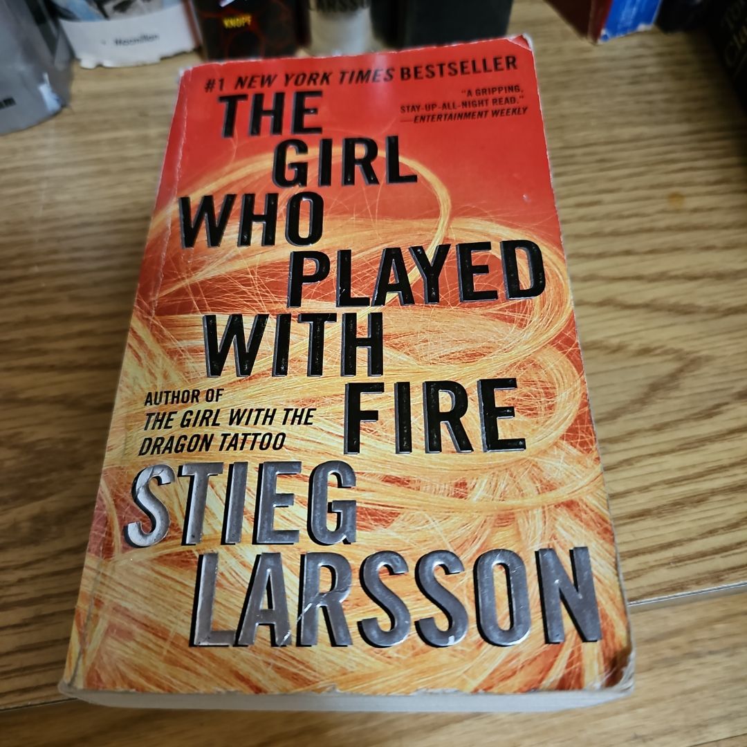The Girl Who Played with Fire (paperback 7" X 4")