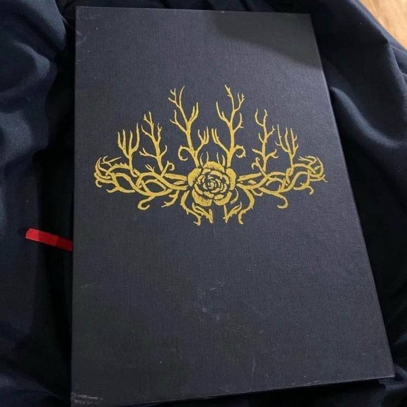Special Edition a Court of Thorns and Roses 