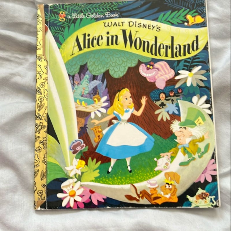 Walt Disney's Alice in Wonderland (Disney Classic)