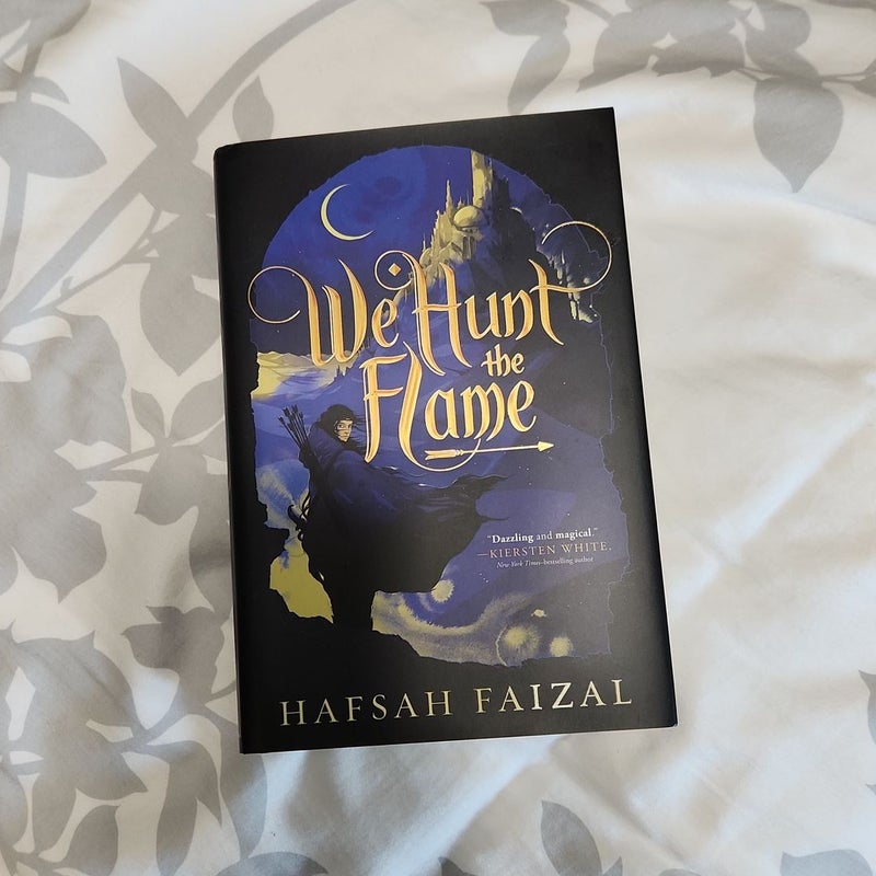 We Hunt the Flame - Barnes and Noble Exclusive Edition