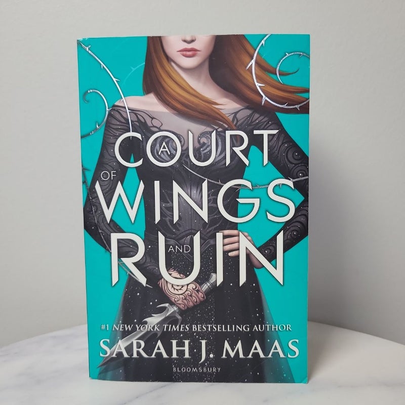 A Court of Wings and Ruin | UK Paperback OOP
