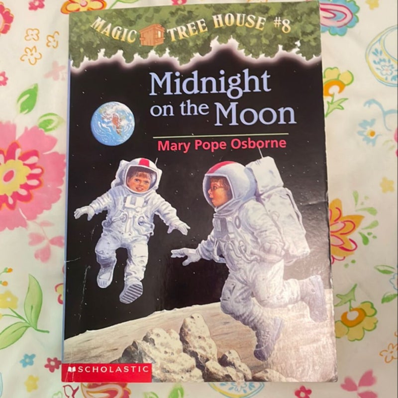 The magic tree house #8 midnight on the moon