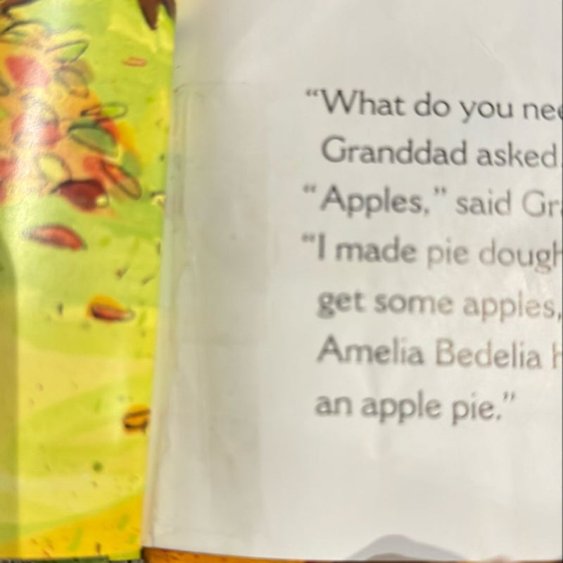 Amelia Bedelia's First Apple Pie