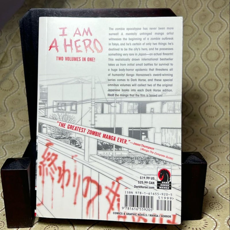 I Am a Hero Omnibus Volume 1