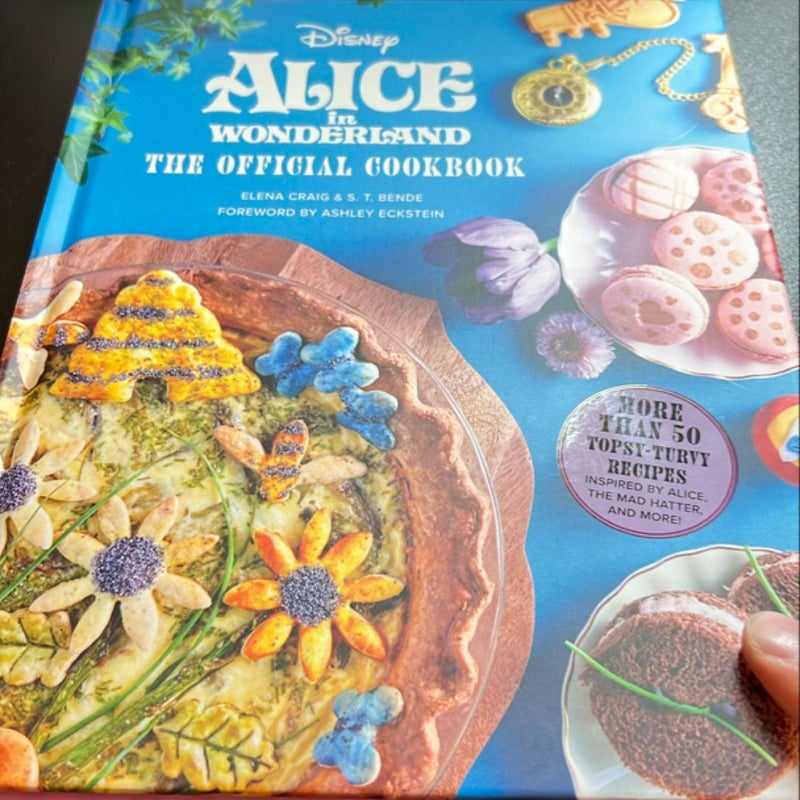 Alice in Wonderland: the Official Cookbook