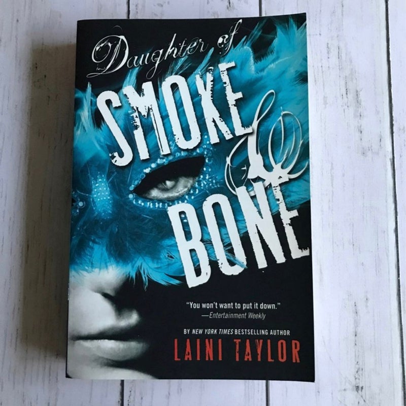 SIGNED Daughter of Smoke and Bone