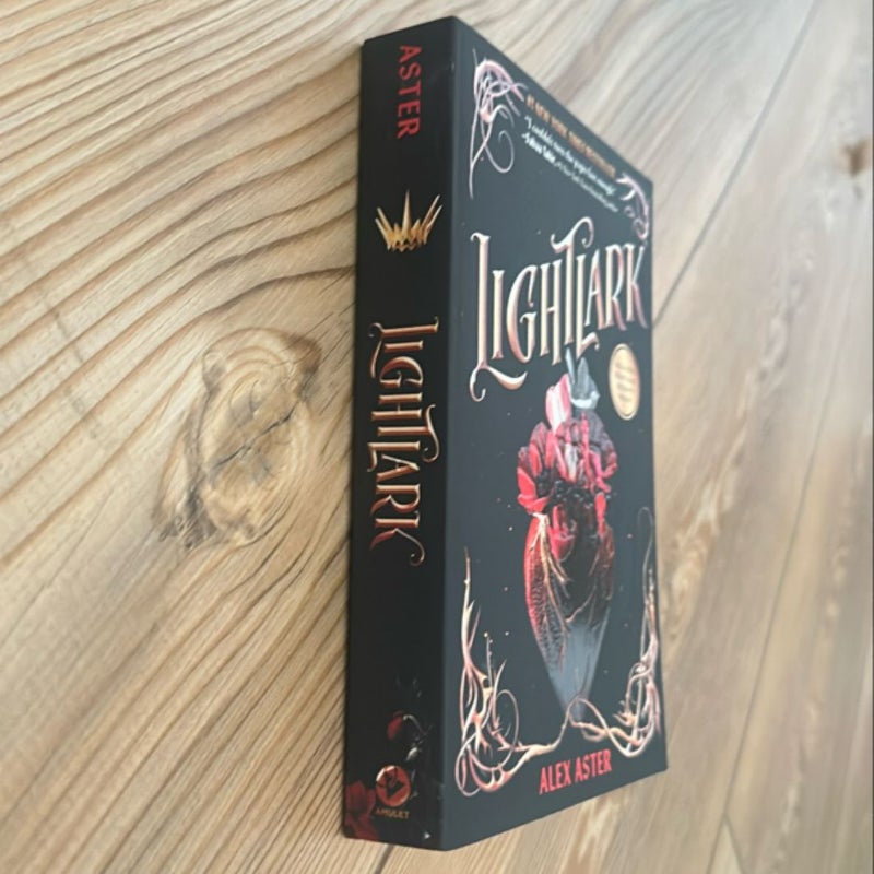 Lightlark (the Lightlark Saga Book 1)
