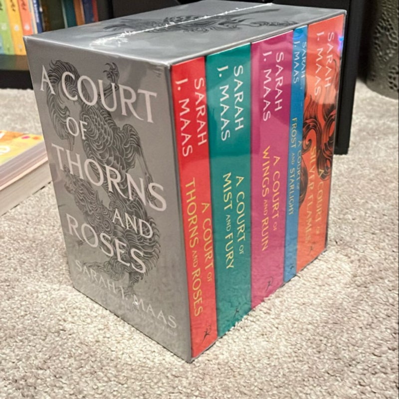 A Court of Thorns and Roses Paperback Box Set (5 Books)