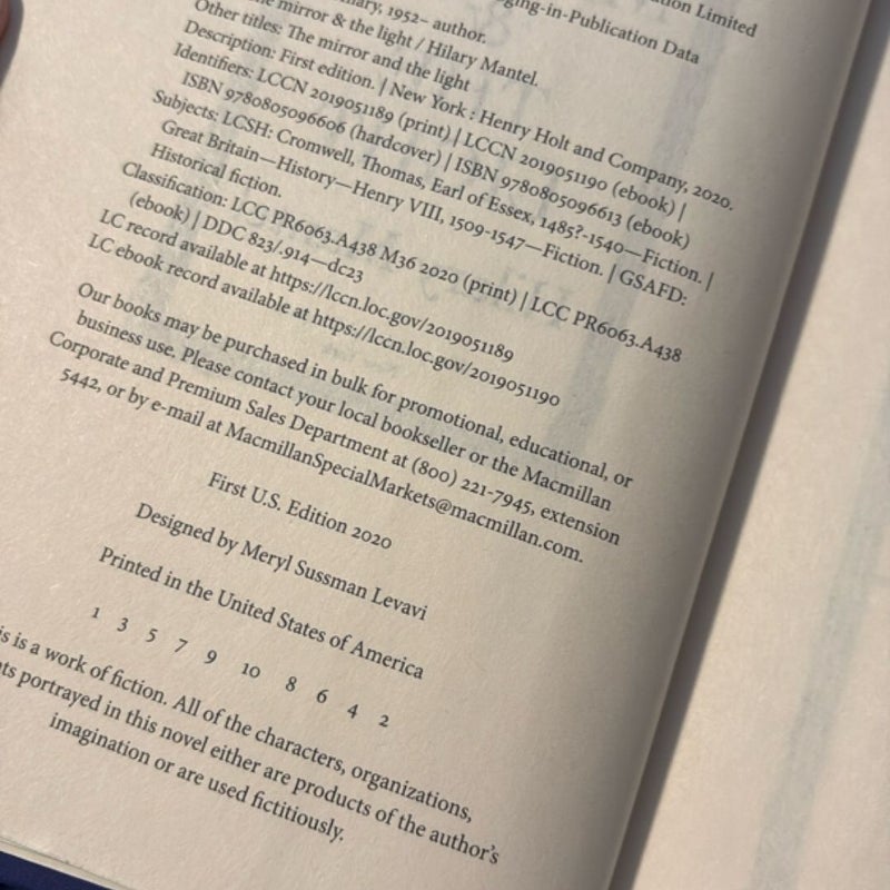 The Mirror and the Light (First US edition)