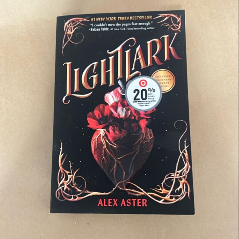 Lightlark (the Lightlark Saga Book 1)