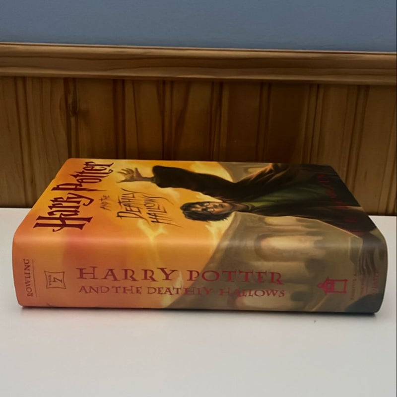 Harry Potter and the Deathly Hallows - FIRST EDITION