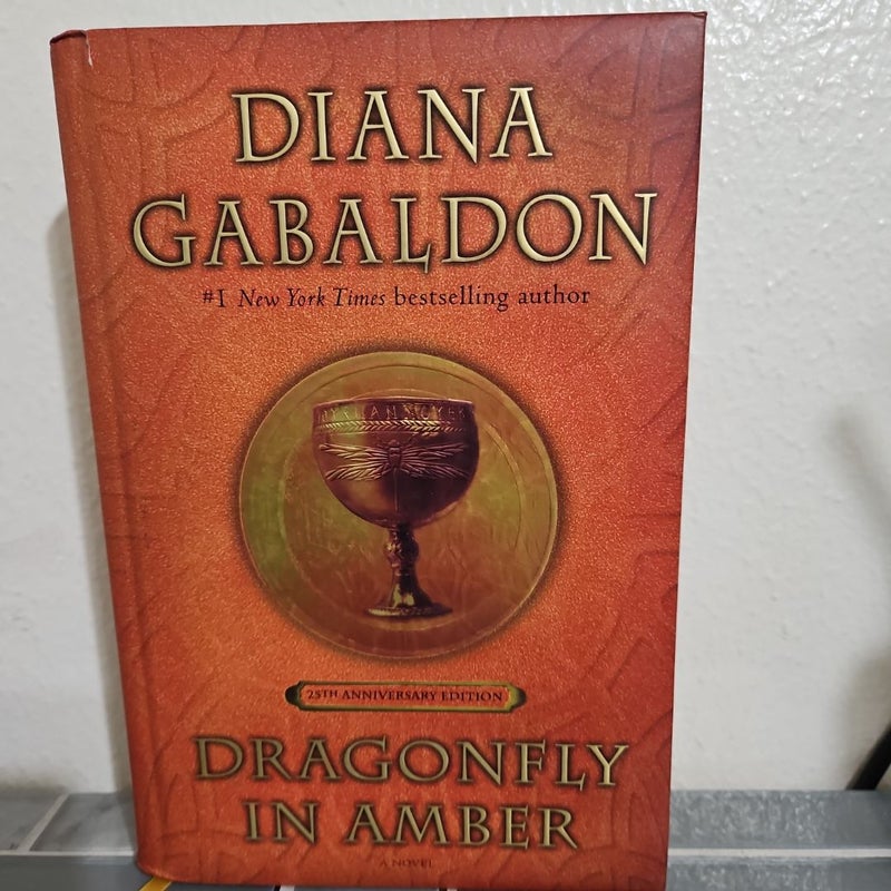 Dragonfly in Amber (25th Anniversary Edition)