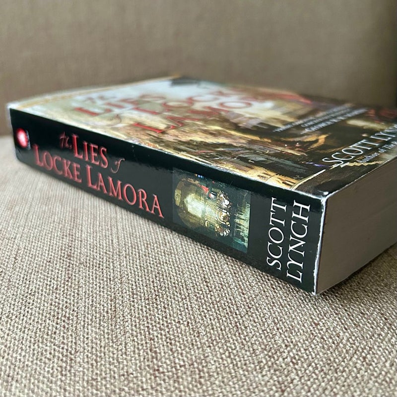 The Lies of Locke Lamora (Book 1)