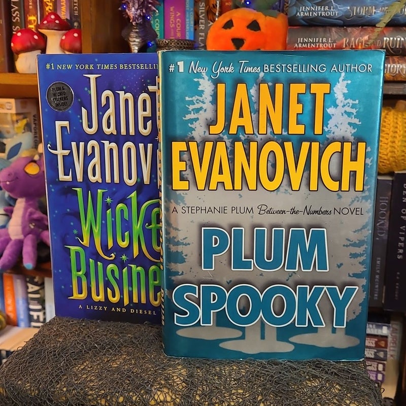**Halloween Janet Evanovich Bundle** Plum Spooky and Wicked Business