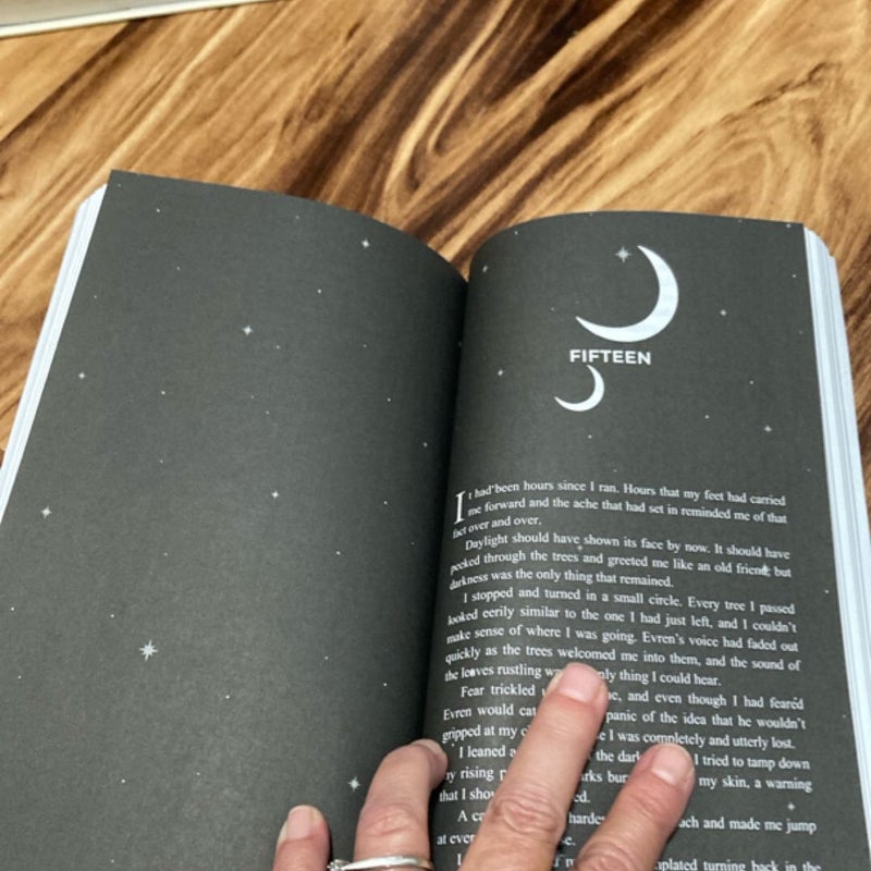 A Kingdom of Stars and Shadows Special Edition