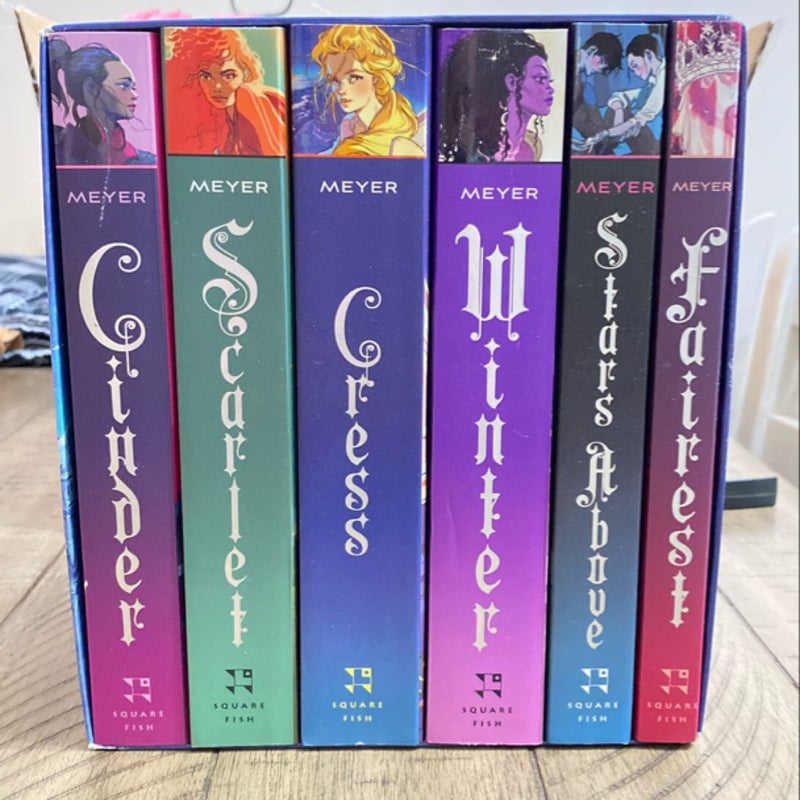 The Lunar Chronicles Boxed Set: Cinder, Scarlet, Cress, Fairest, Stars above, Winter