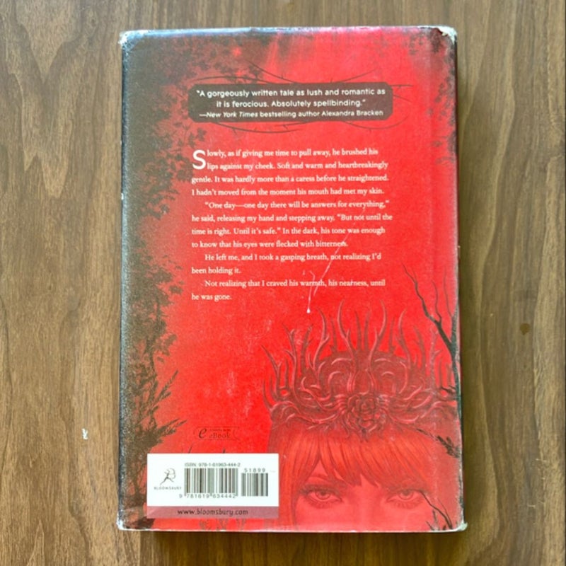 A Court of Thorns and Roses - First Edition 