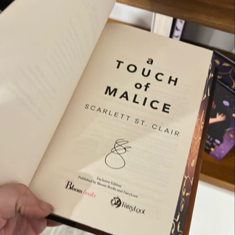 A touch of darkness Fairyloot SE series 