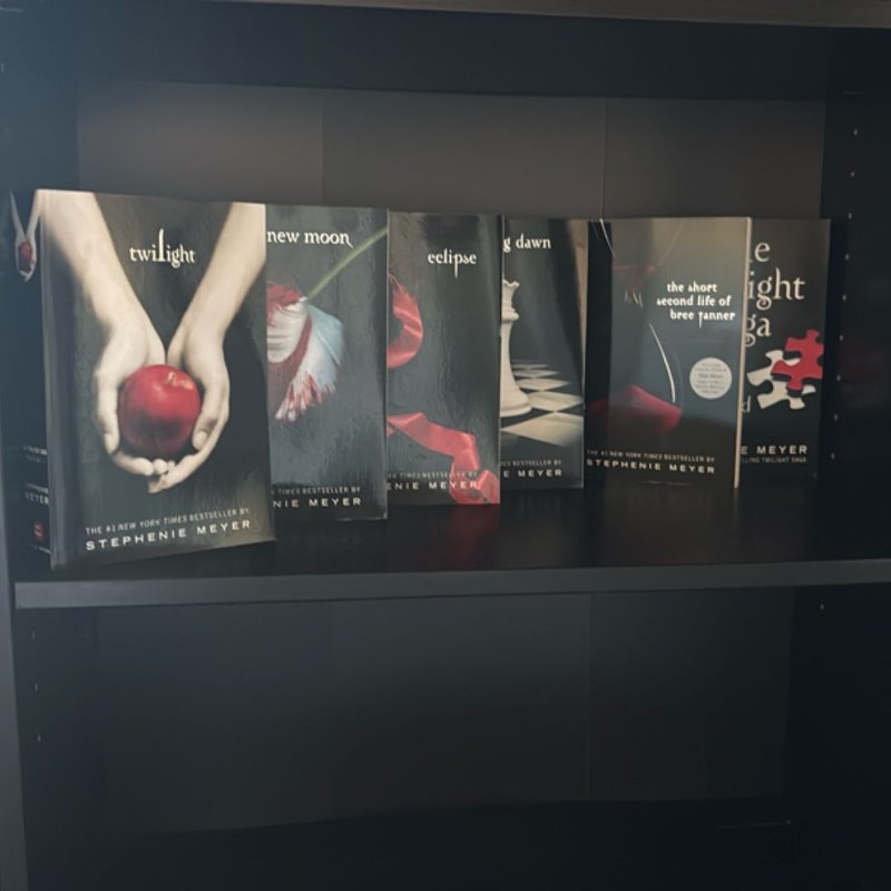 The Twilight Saga: the Official Illustrated Guide