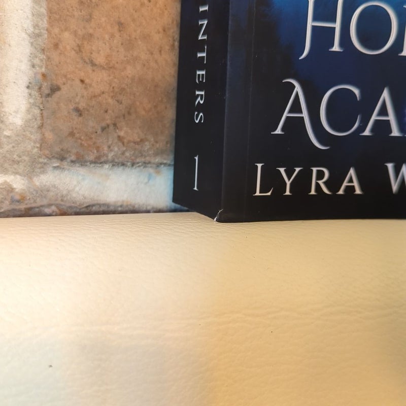 Fate Hollow Academy *signed* by Lyra Winters, Paperback | Pangobooks