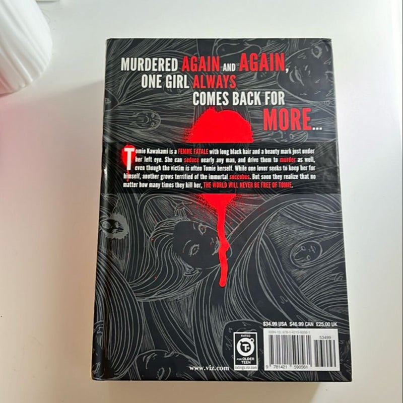 Tomie: Complete Deluxe Edition