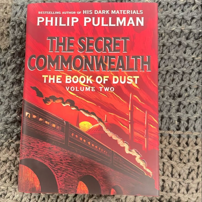 The Book of Dust: the Secret Commonwealth (Book of Dust, Volume 2)